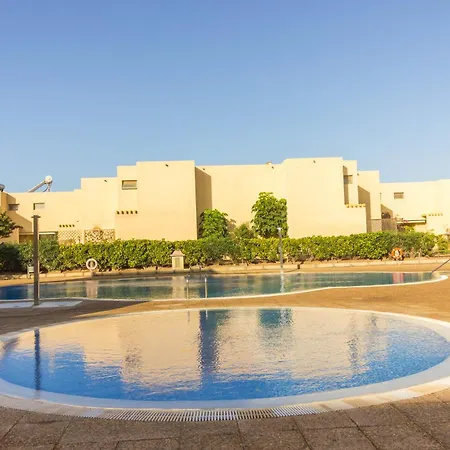 2 Bed House Near The With Swimming Pools 別荘