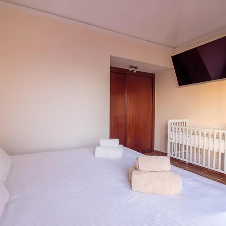 2 Bed House Near The With Swimming Pools 別荘